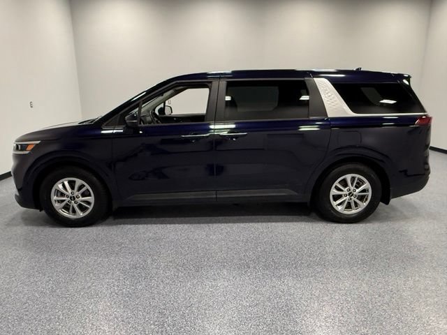 Used 2023 Kia Carnival LX FWD image 8