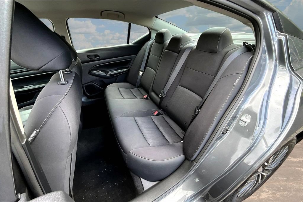 Used 2024 Nissan Altima 2.5 SV FWD image 24