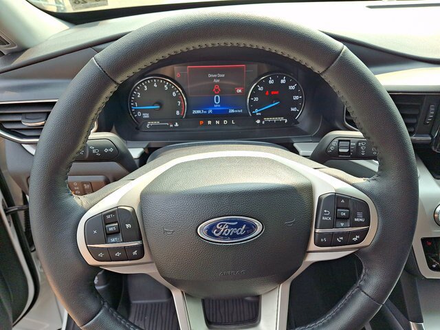 Certified 2023 Ford Explorer XLT w/ Equipment Group 202A AWD/4WD image 8