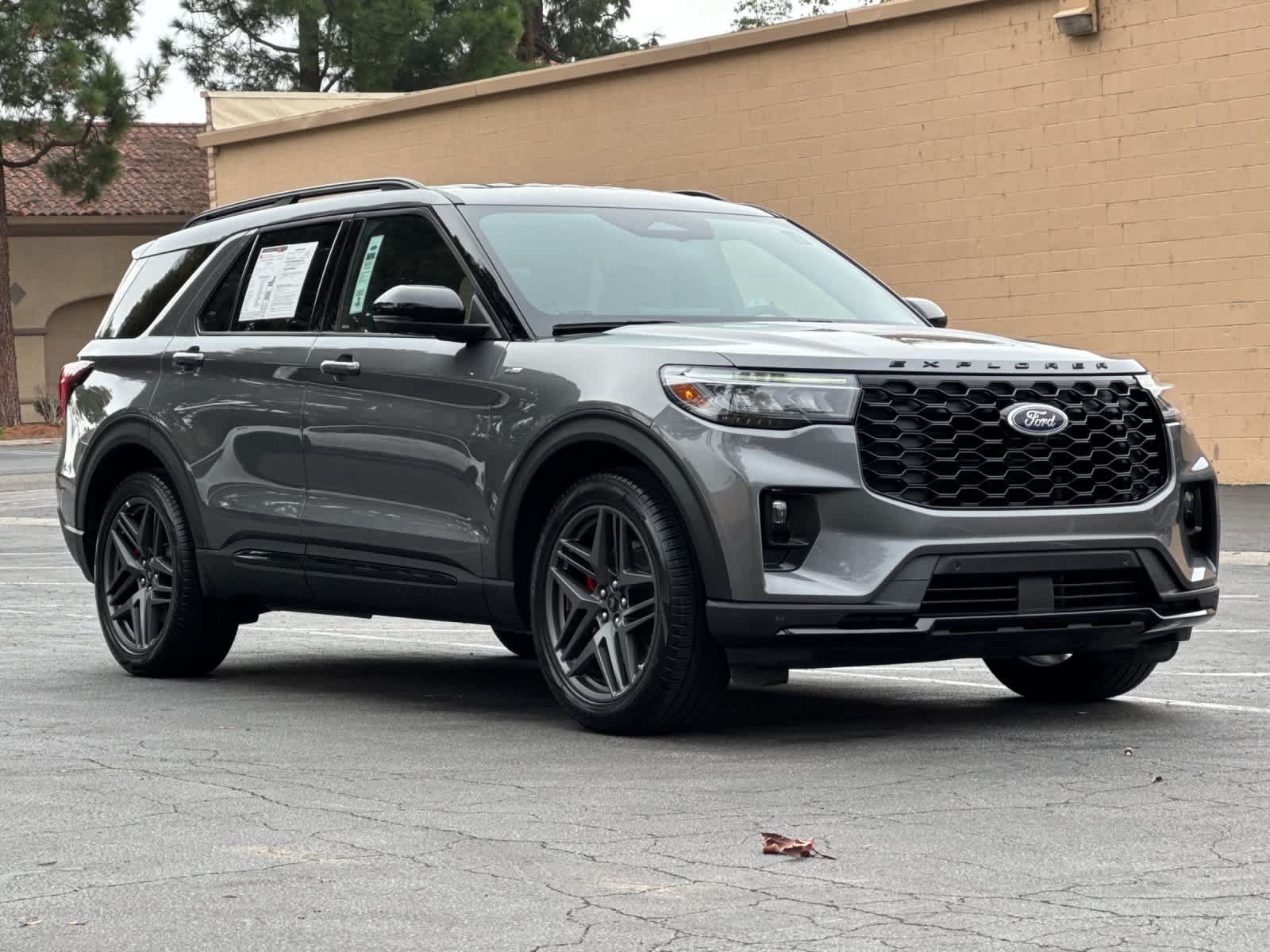 Certified 2026 Ford Explorer ST-Line w/ ST-Line Street Pack RWD image 9