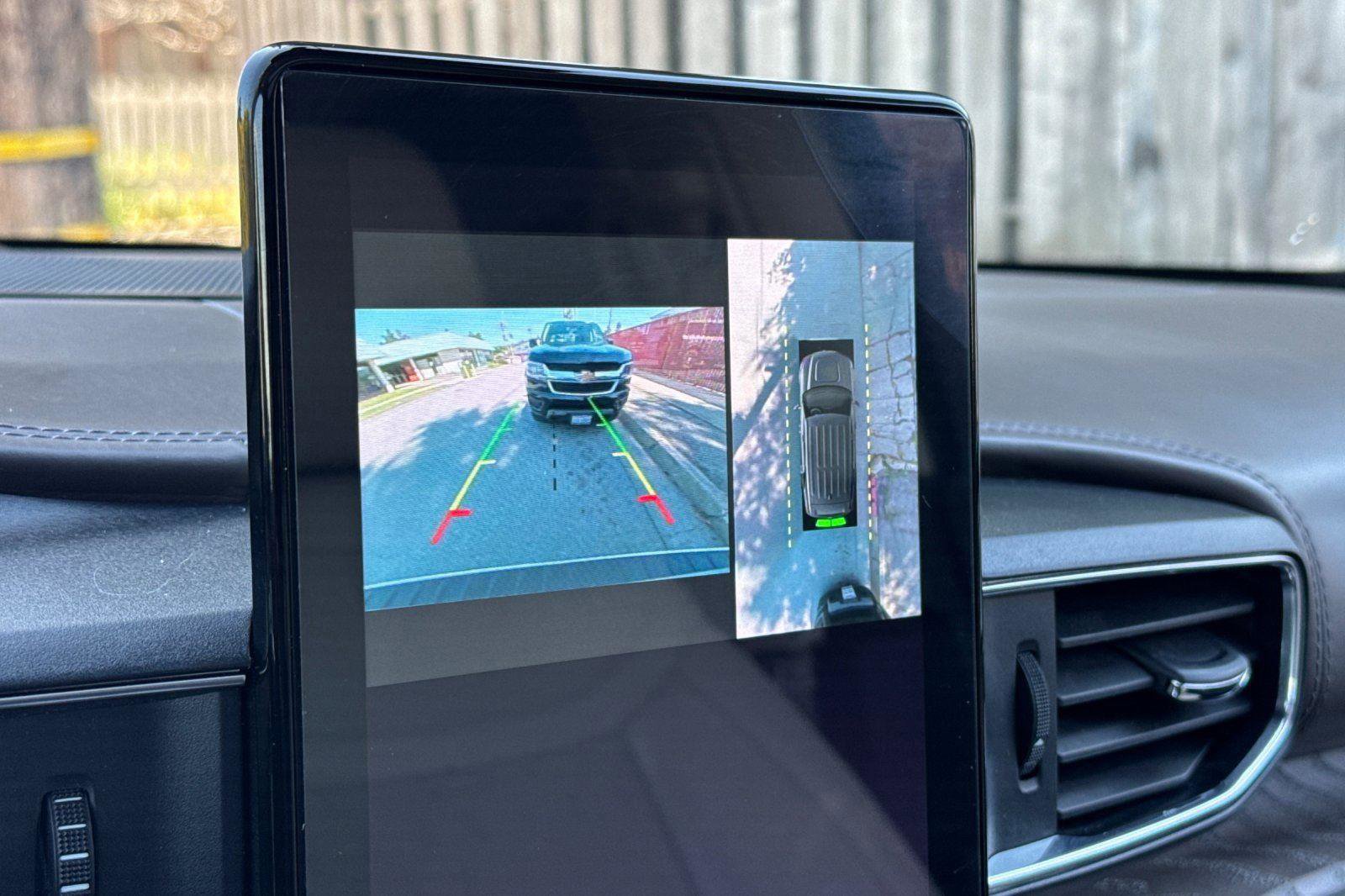 Certified 2021 Ford Explorer Platinum w/ Equipment Group 601A image 22