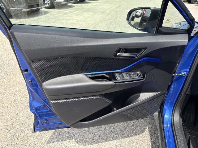 Used 2022 Toyota C-HR XLE FWD image 23
