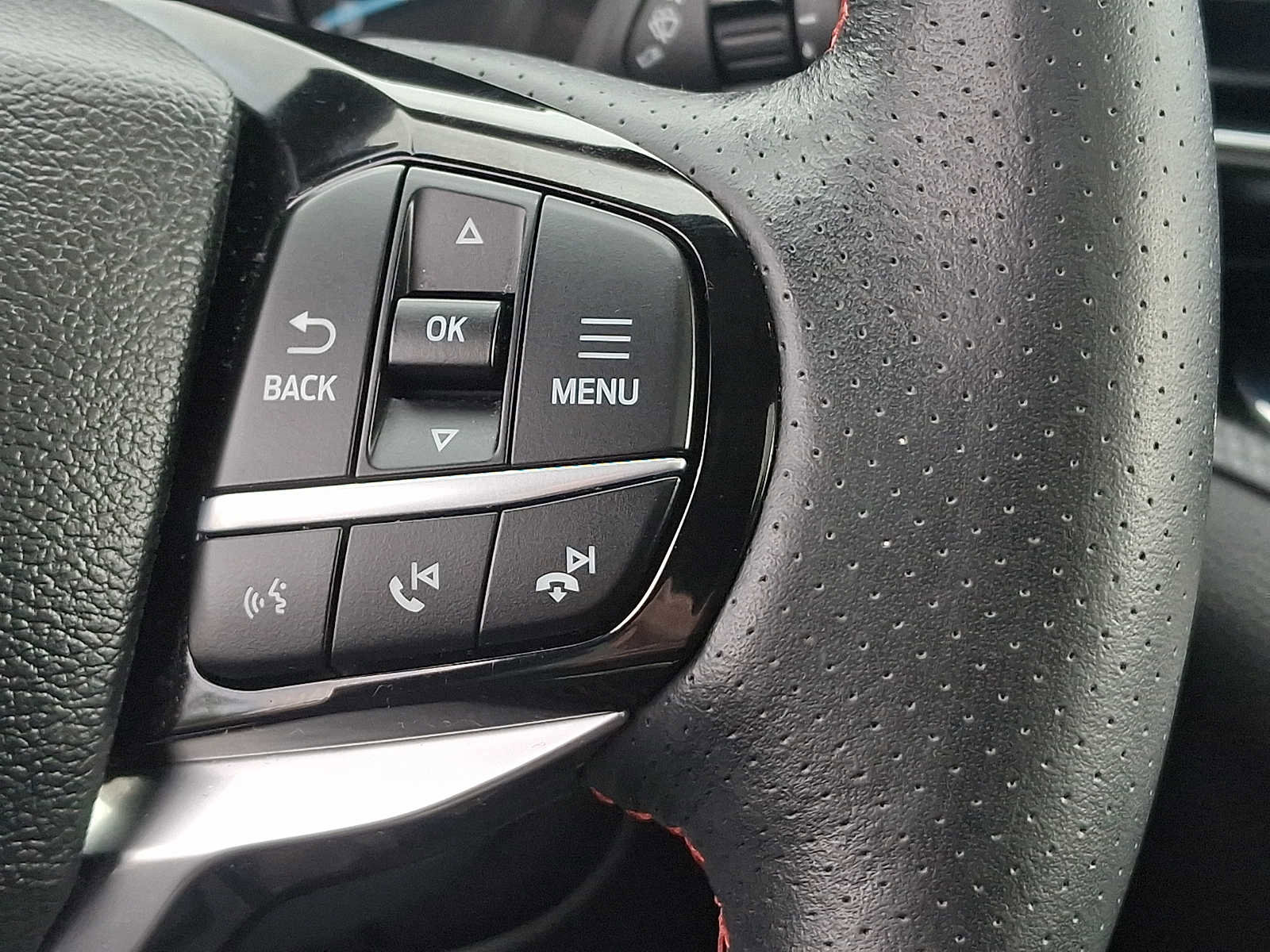 Certified 2023 Ford Explorer ST-Line w/ Class IV Trailer Tow Package image 25