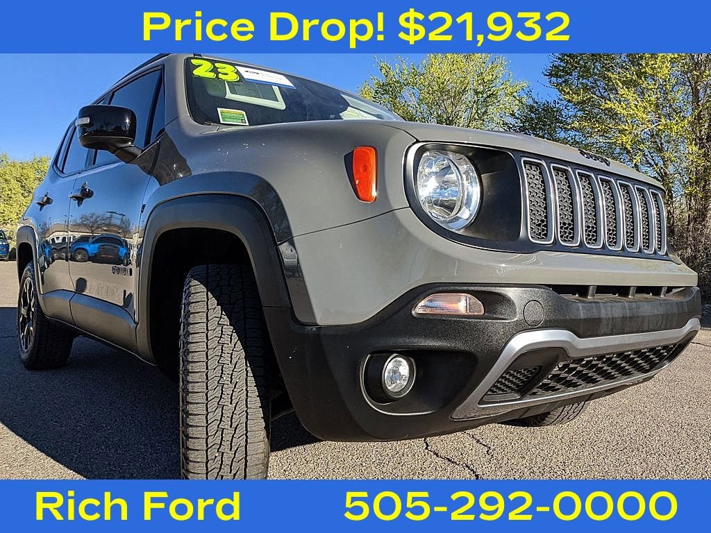 Used 2023 Jeep Renegade Latitude AWD/4WD image 7