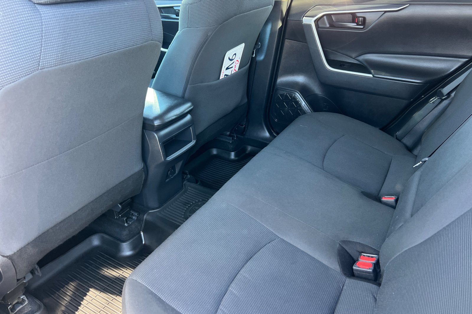 Used 2021 Toyota RAV4 LE FWD image 14