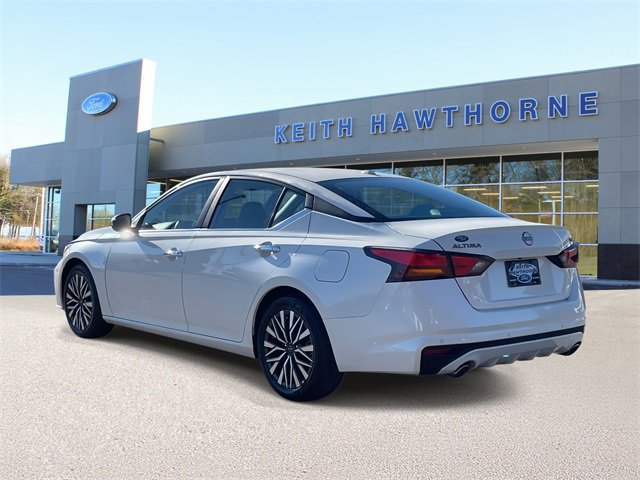 Used 2024 Nissan Altima 2.5 SV w/ SV Premium Package image 2