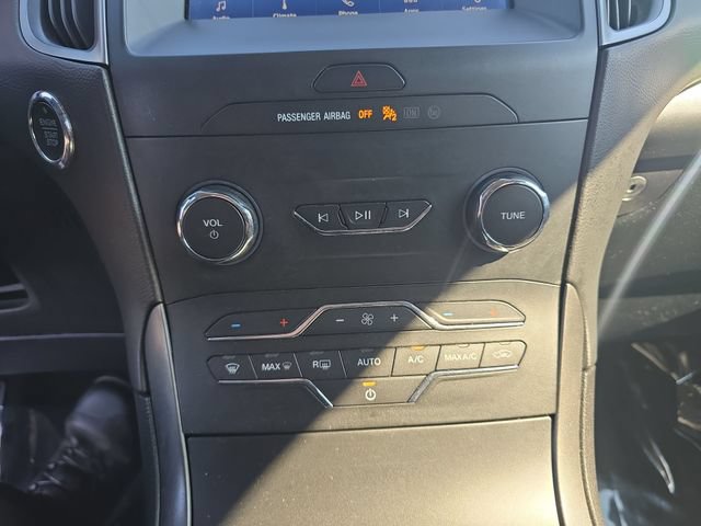Certified 2020 Ford Edge SE FWD image 18