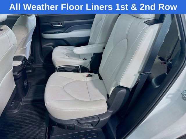 Used 2025 Toyota Grand Highlander AWD image 19