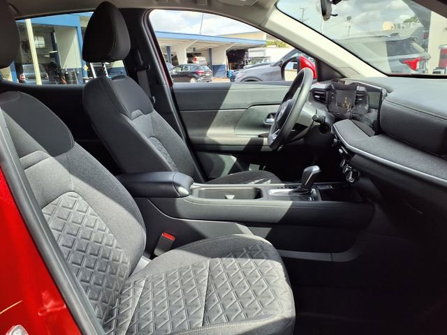 Used 2025 Nissan Kicks SV w/ Charging Package FWD image 23