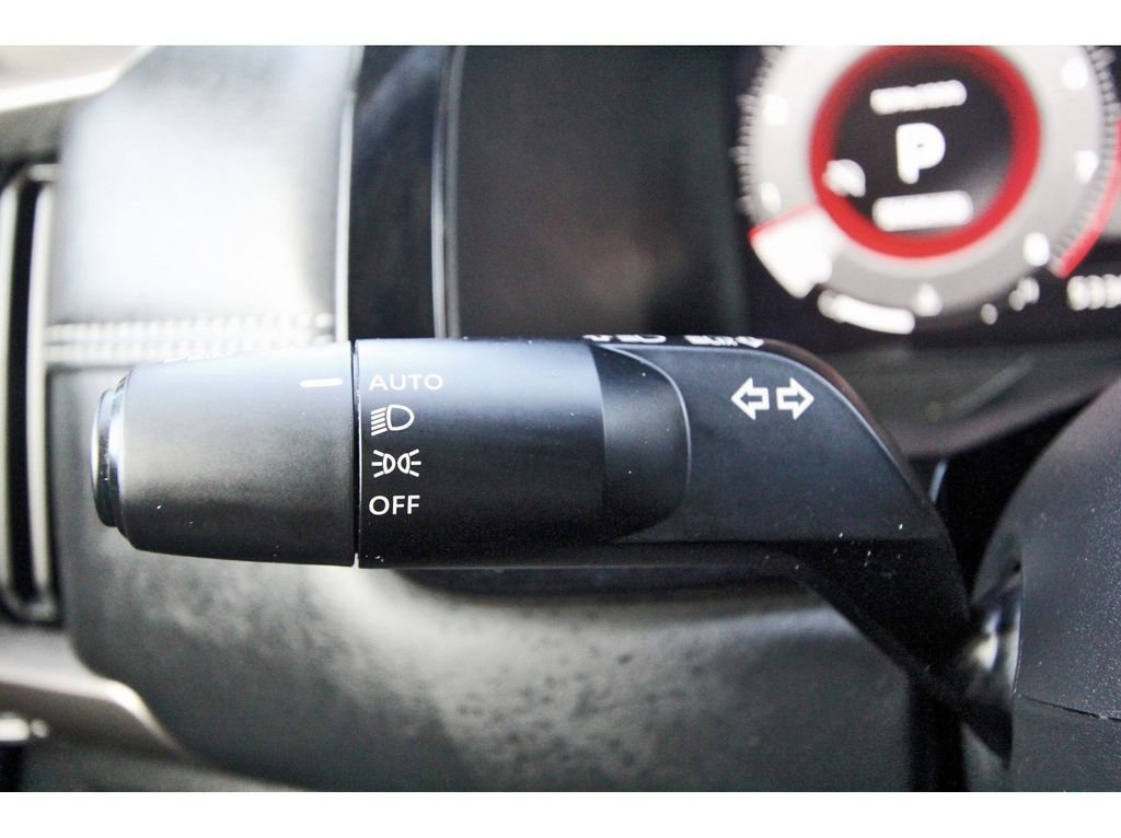 Used 2023 Nissan Pathfinder Platinum image 21