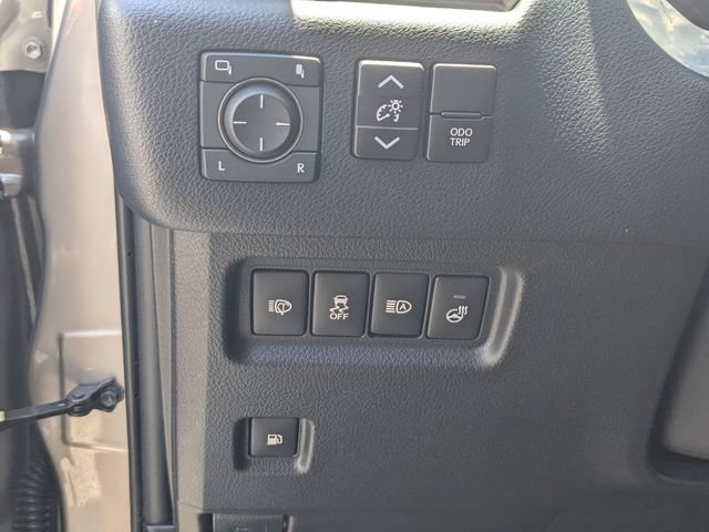 Used 2022 Lexus GX 460 Premium w/ Accessory Package AWD/4WD image 12