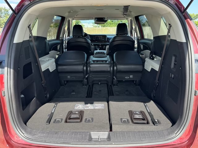 Used 2022 Kia Carnival LX FWD image 19