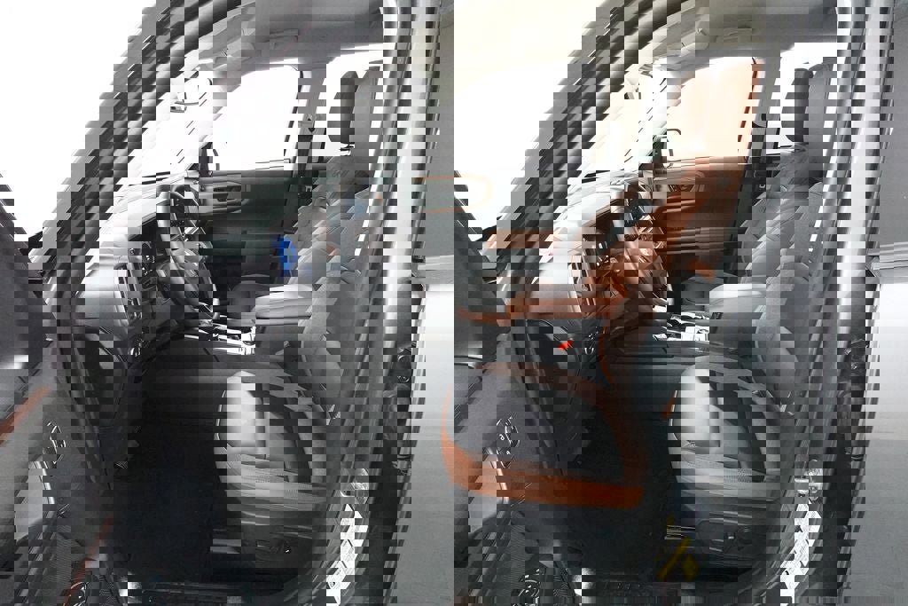 Certified 2025 Ford Bronco Sport Outer Banks w/ Outer Banks Tech Package+ AWD/4WD image 25