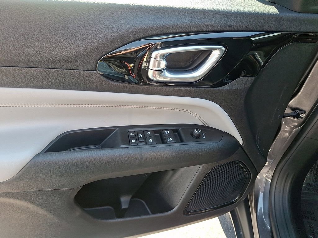 Used 2022 Jeep Compass Limited AWD/4WD image 12