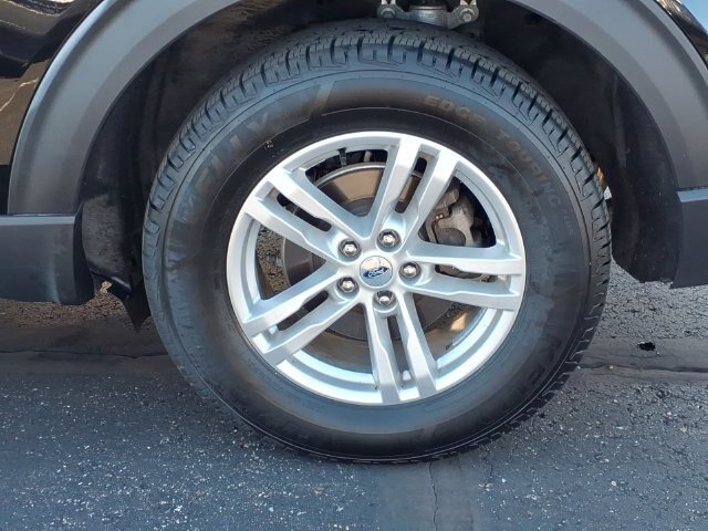 Certified 2023 Ford Explorer XLT w/ Equipment Group 202A AWD/4WD image 8