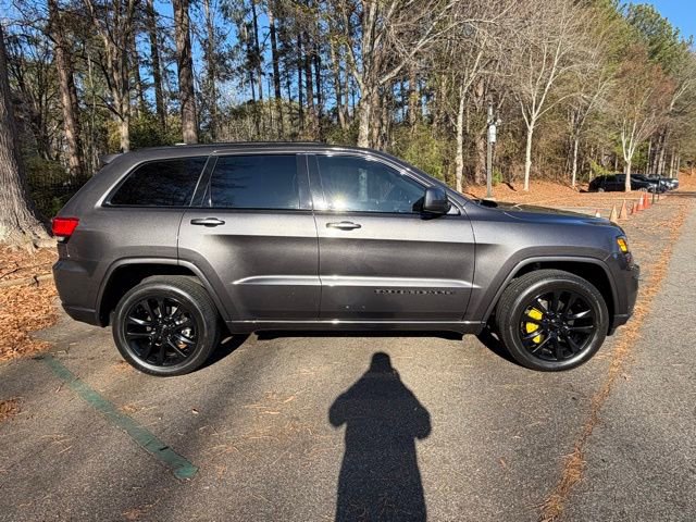 Used 2020 Jeep Grand Cherokee Altitude image 17