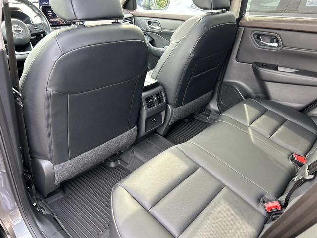 Used 2023 Nissan Rogue SV w/ SV Premium Package AWD/4WD image 18
