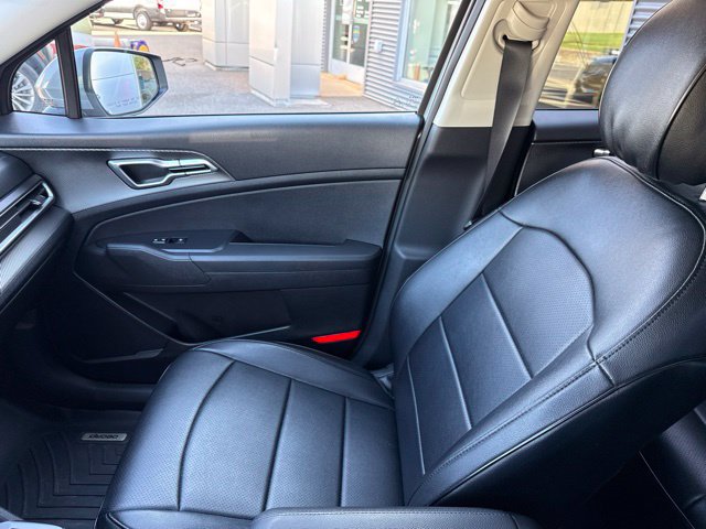Used 2025 Kia Sportage LX AWD/4WD image 24