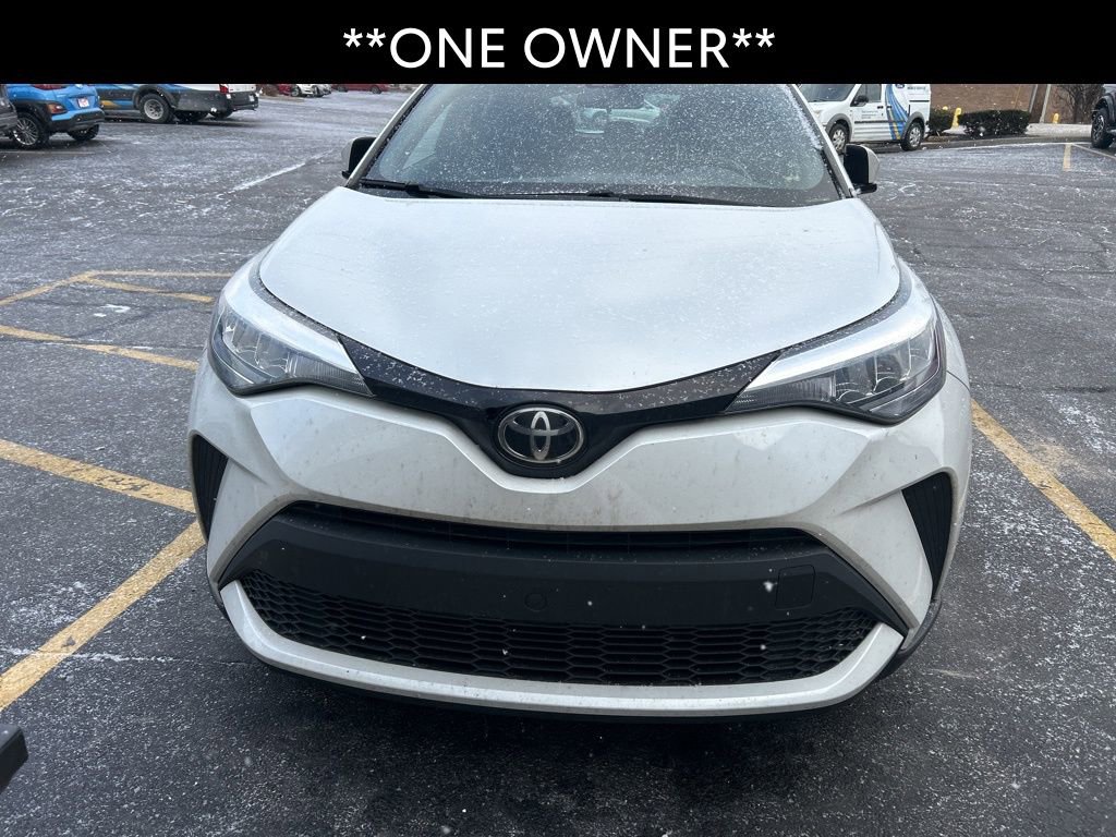 Used 2022 Toyota C-HR XLE image 2