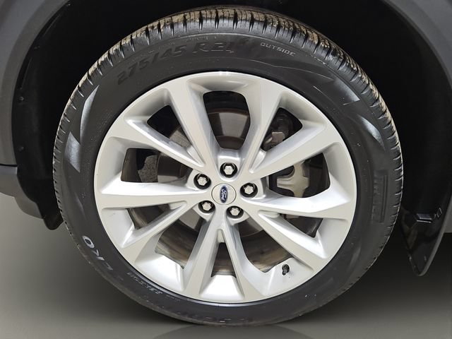 Certified 2023 Ford Explorer Platinum w/ Technology Package AWD/4WD image 28