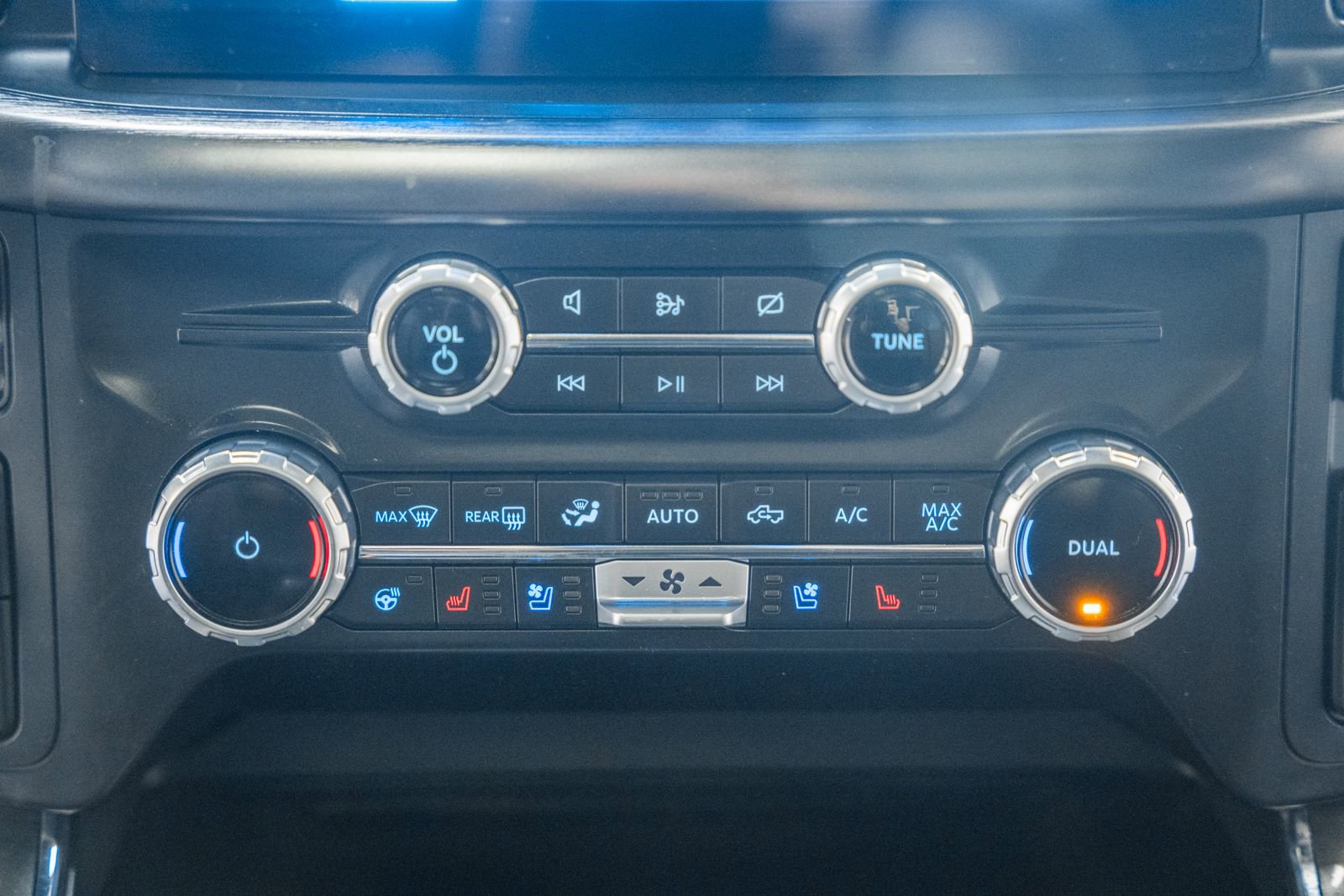 Certified 2022 Ford F150 Lariat w/ Equipment Group 502A High image 29