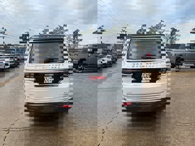 Used 2022 Jeep Grand Wagoneer Series III image 16