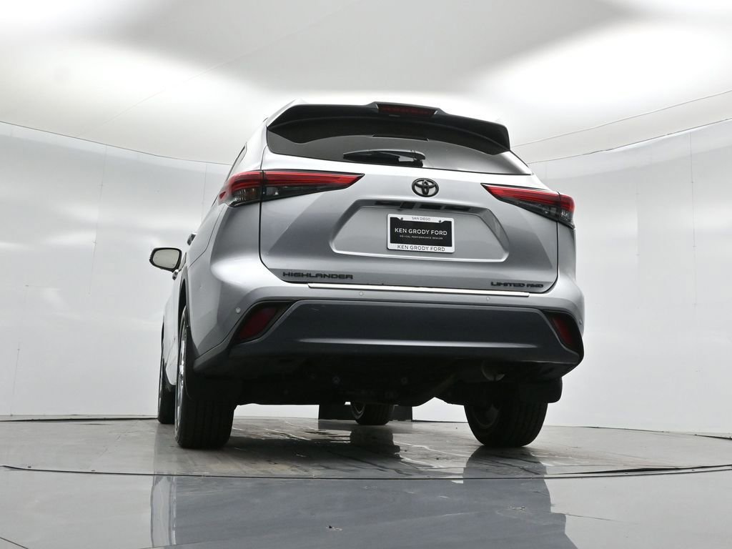 Used 2022 Toyota Highlander Limited image 15