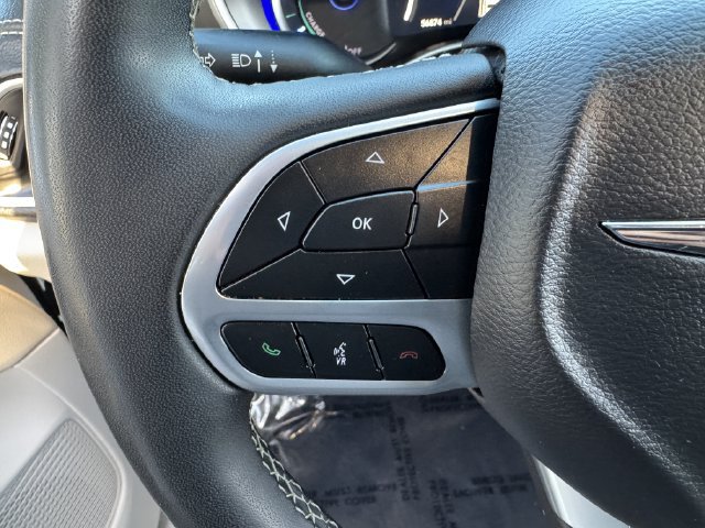 Used 2024 Chrysler Pacifica Limited FWD image 23