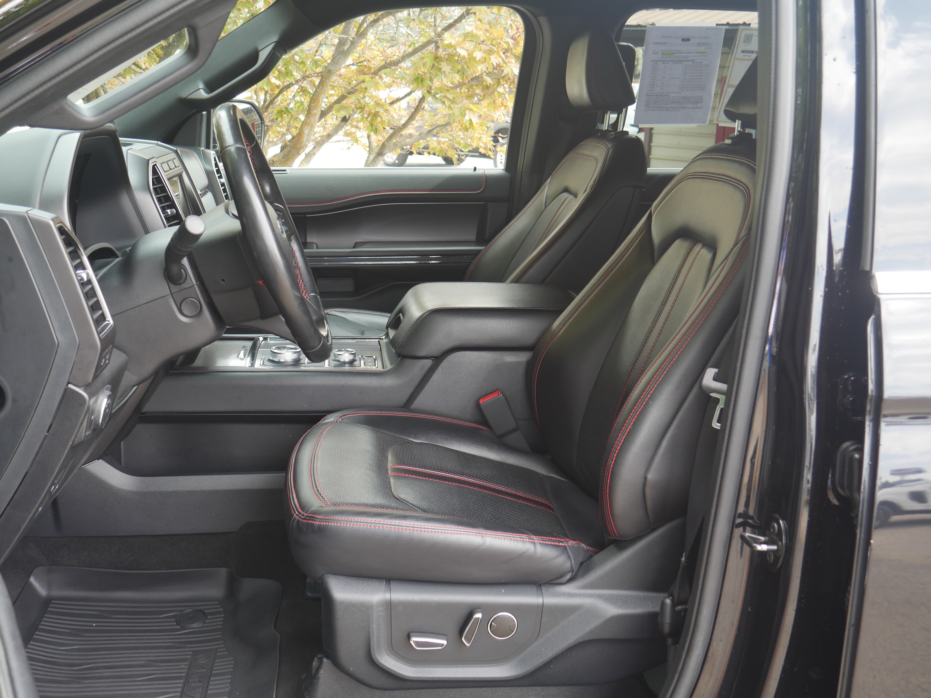 Certified 2021 Ford Expedition Limited AWD/4WD image 3