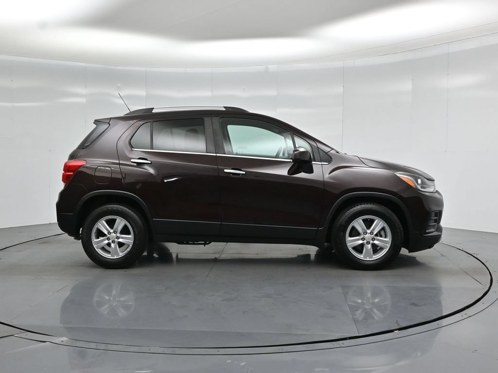 Used 2020 Chevrolet Trax LT w/ LT Convenience Package FWD image 20