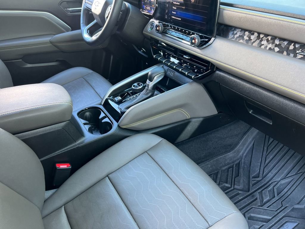 Used 2023 Chevrolet Colorado ZR2 w/ ZR2 Convenience Package III image 14