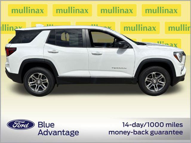 Used 2026 GMC Terrain Elevation FWD image 2