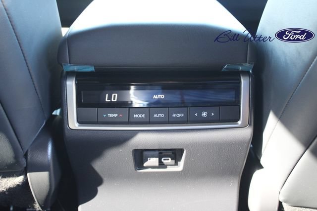 Used 2024 Lexus GX 550 w/ Accessory Package (31) AWD/4WD image 16
