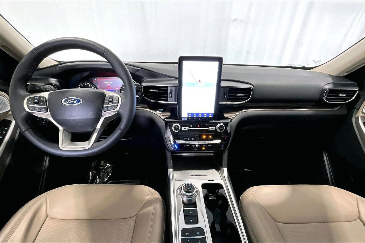 Certified 2024 Ford Explorer Limited w/ Limited Technology Package image 16