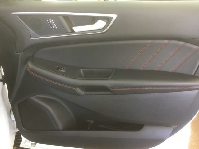 Certified 2024 Ford Edge ST-Line AWD/4WD image 8