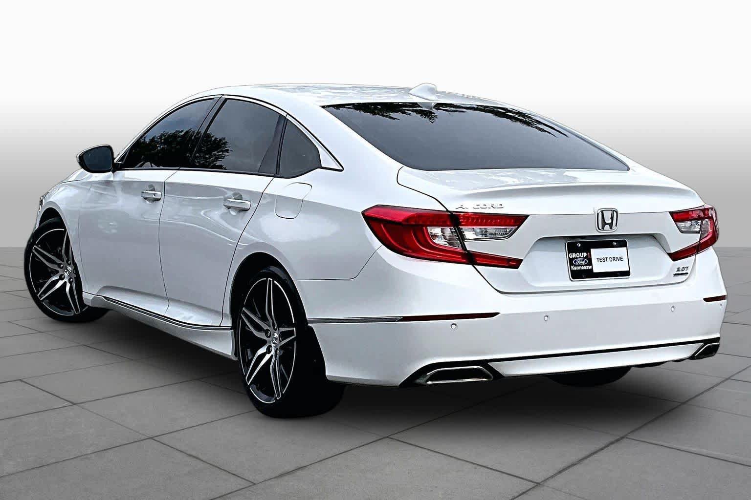 Used 2021 Honda Accord Touring image 12