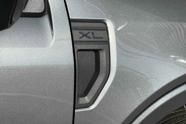 Certified 2025 Ford Maverick XL FWD image 21