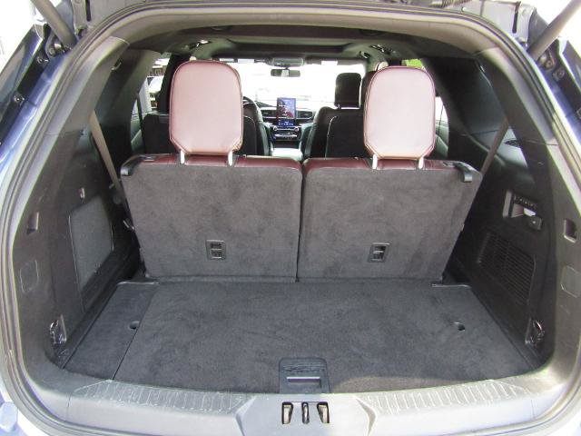 Certified 2021 Ford Explorer Platinum w/ Equipment Group 601A AWD/4WD image 37