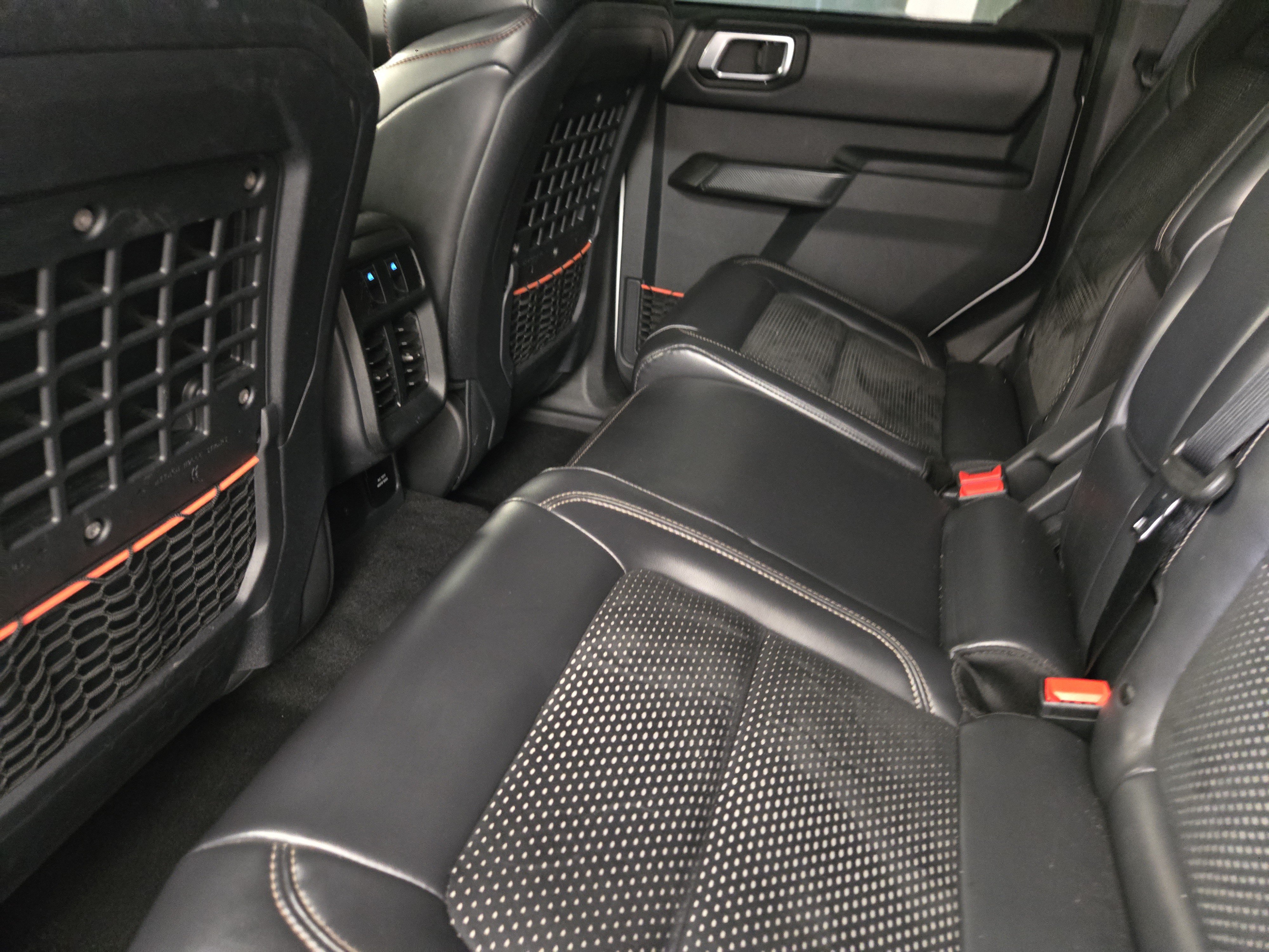 Certified 2025 Ford Bronco Raptor w/ Interior Carbon Fiber Pack AWD/4WD image 30