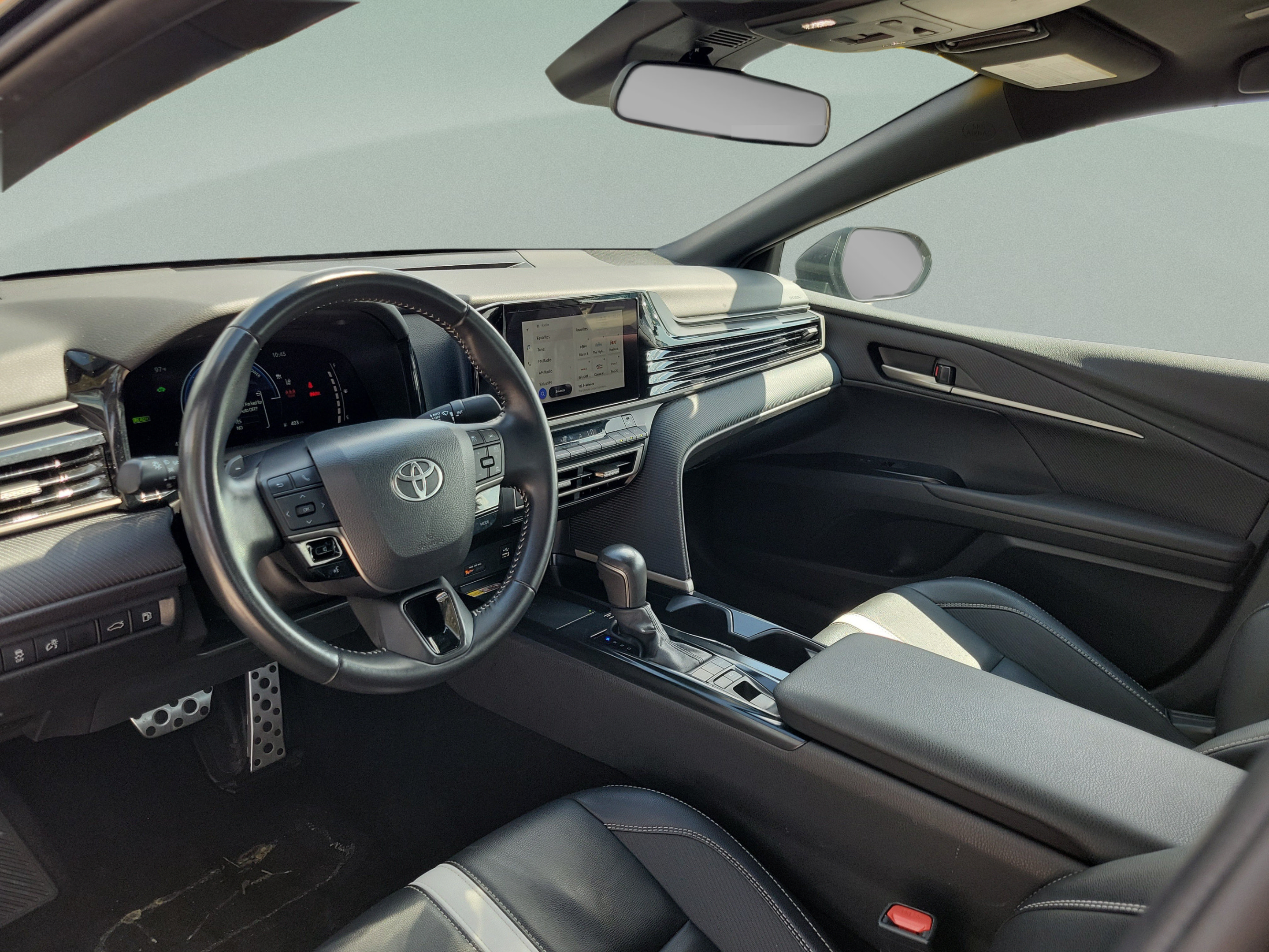 Used 2025 Toyota Camry SE FWD image 16