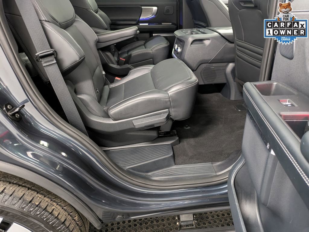 Certified 2025 Ford Expedition Platinum w/ Driver's Package AWD/4WD image 28
