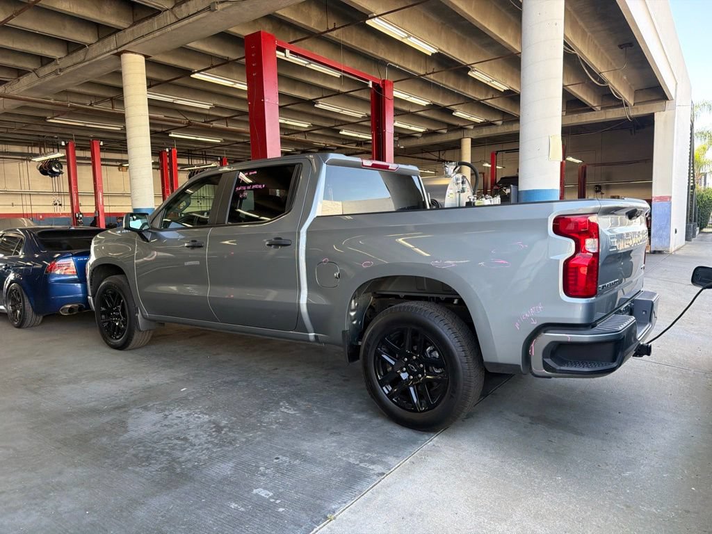 Used 2025 Chevrolet Silverado 1500 Custom RWD image 3