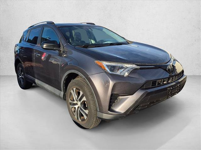 Used 2018 Toyota RAV4 LE FWD video 3