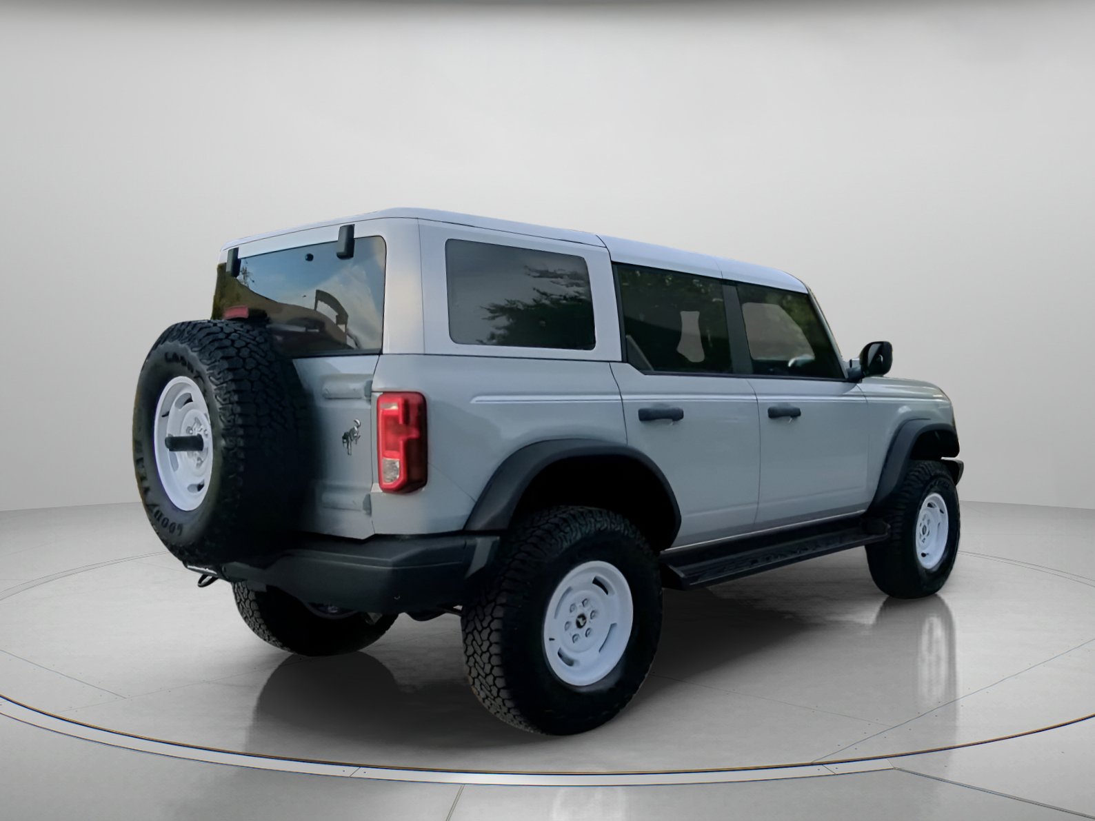 Certified 2026 Ford Bronco Heritage Edition AWD/4WD image 29