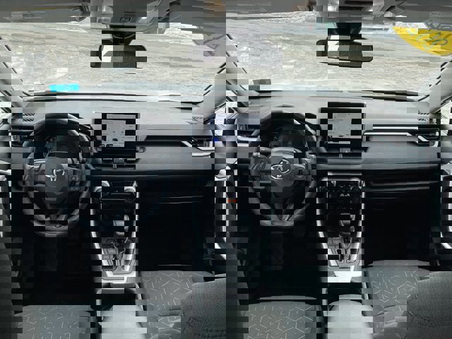 Used 2023 Toyota RAV4 XLE AWD/4WD image 12