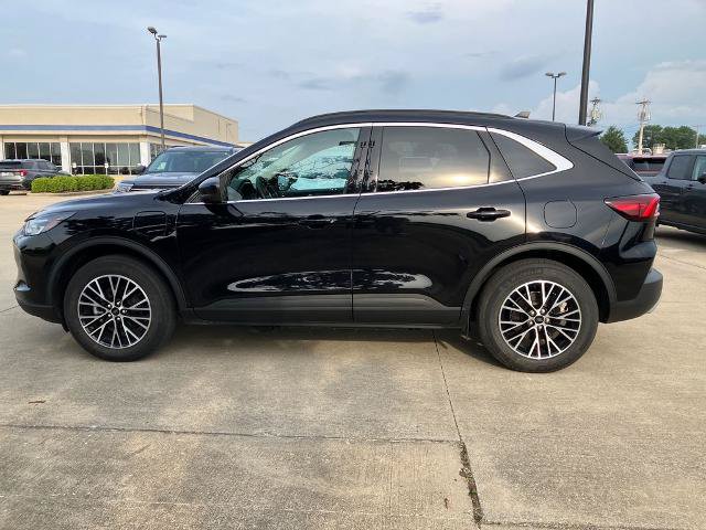 Certified 2025 Ford Escape SE FWD image 2