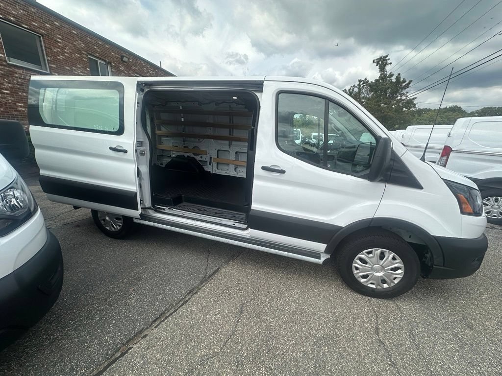 Certified 2025 Ford Transit 250 Low Roof w/ Exterior Upgrade Package RWD image 6