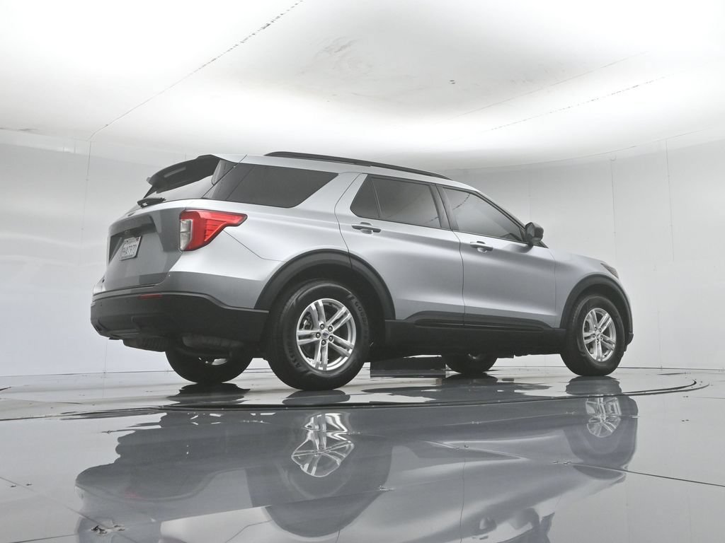 Certified 2023 Ford Explorer XLT RWD image 52
