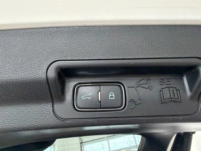 Certified 2023 Ford Explorer XLT w/ Equipment Group 202A AWD/4WD image 10