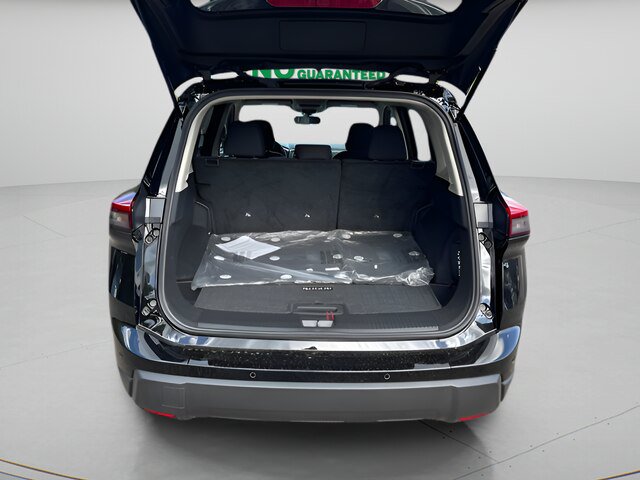 Used 2025 Nissan Rogue S AWD/4WD image 10